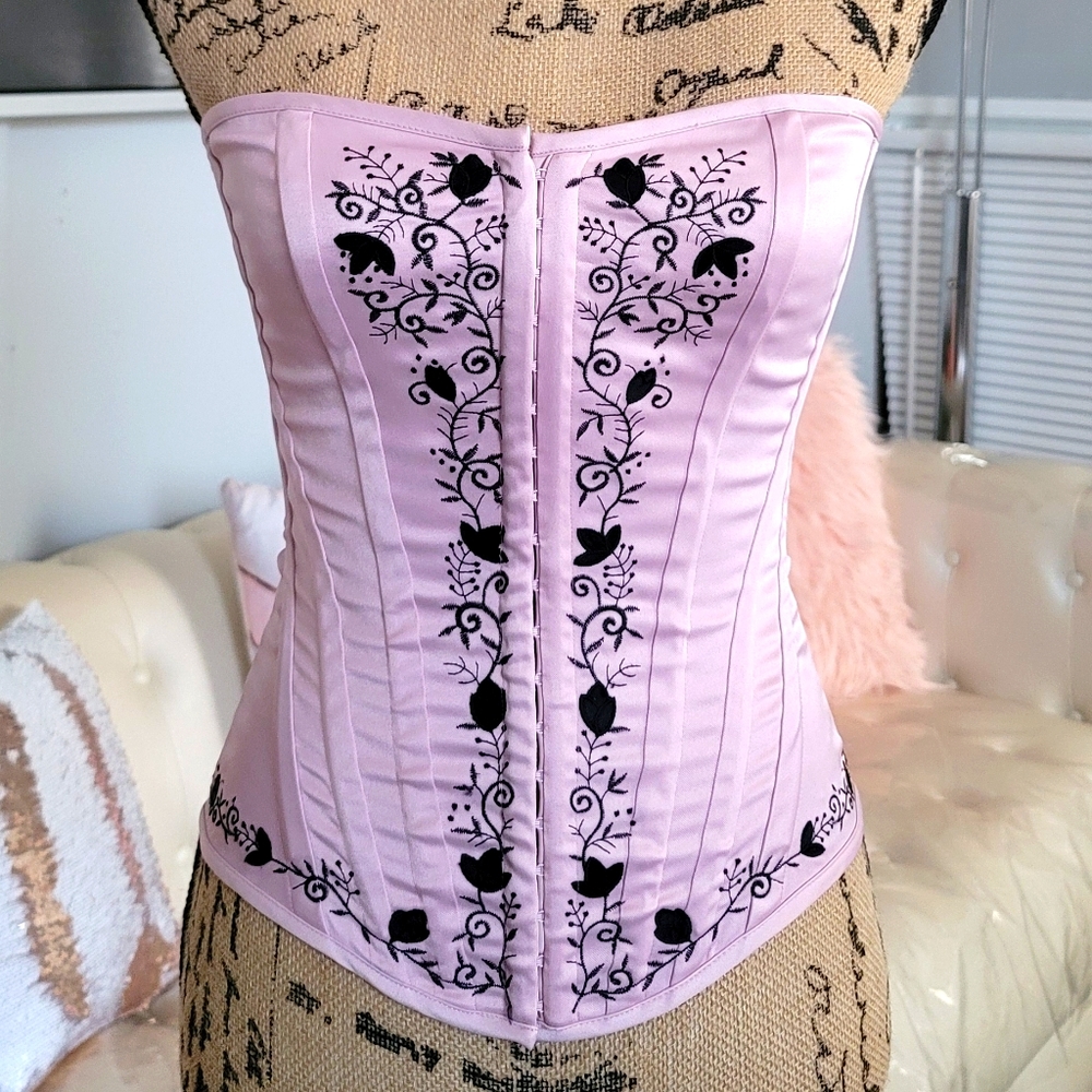 Beautiful corset size small womens.